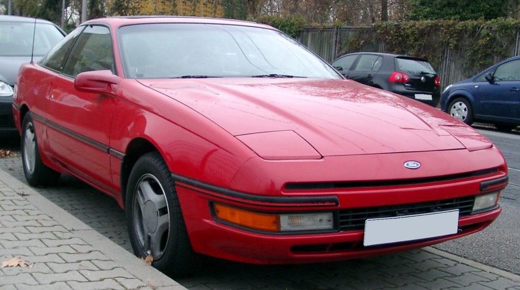 Ein roter Ford Probe